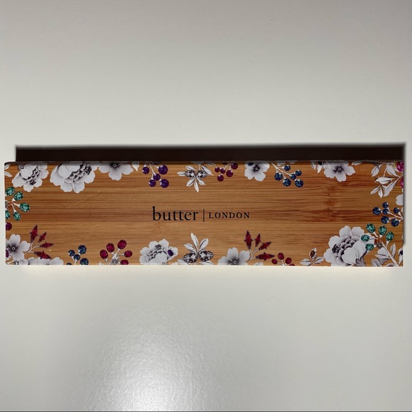 Natural Goddess eyeshadow palette - Picture 2 of 3